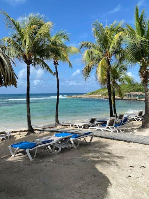 Studio Bord De Mer Avec Piscine - Le Manganao, Saint-Francois Exteriör bild